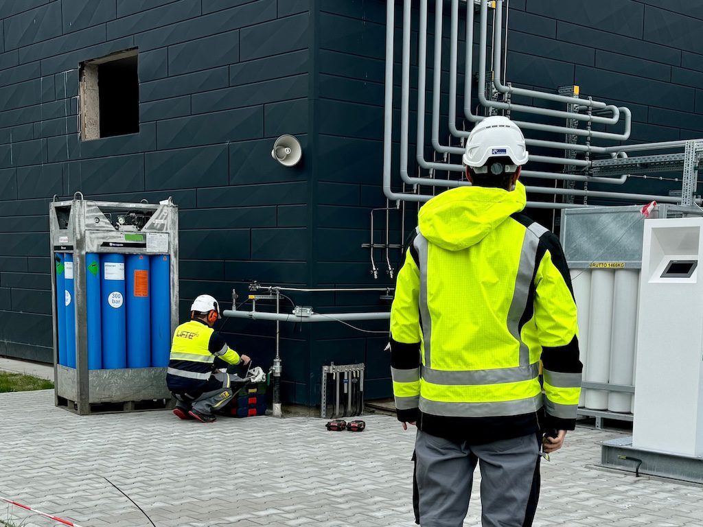 Proven hydrogen and industrial gas O&M teams